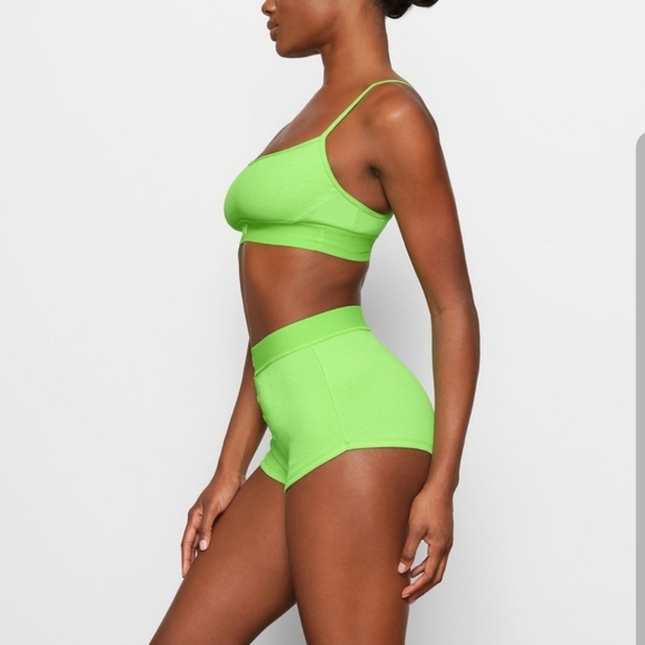 SKIMS NEON GREEN COTTON RIBBED SHORTS MINI - Picture 2 of 4